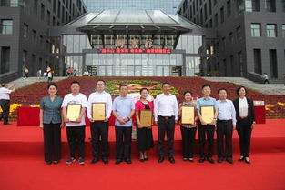 踏书山渡书海寄未来 我校图书捐赠仪式暨“渡书人自习室”启用活动侧记